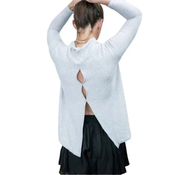 Free People Tops - Free People ~Gray Lover Rib Thermal Raw Hem Tunic Top in size Medium